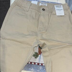 Levis Signature Beige Casual uniform Shorts NWT